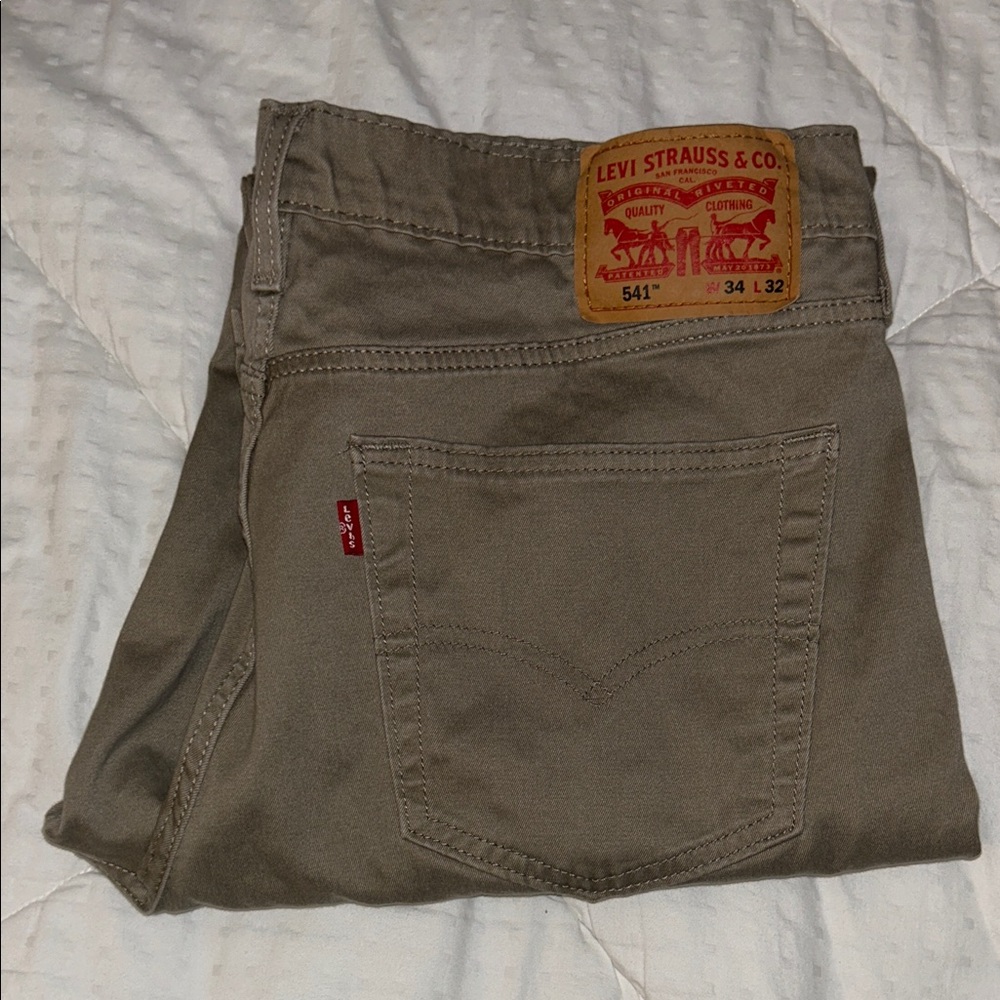 Levi's 541 Relaxed Athletic Fit Lightweight Jeans - Dark Khaki 35/32.